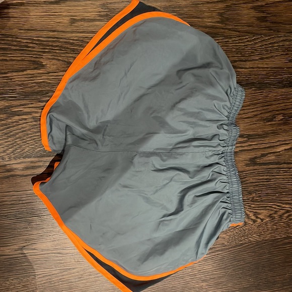 Nike shorts - Picture 2 of 3